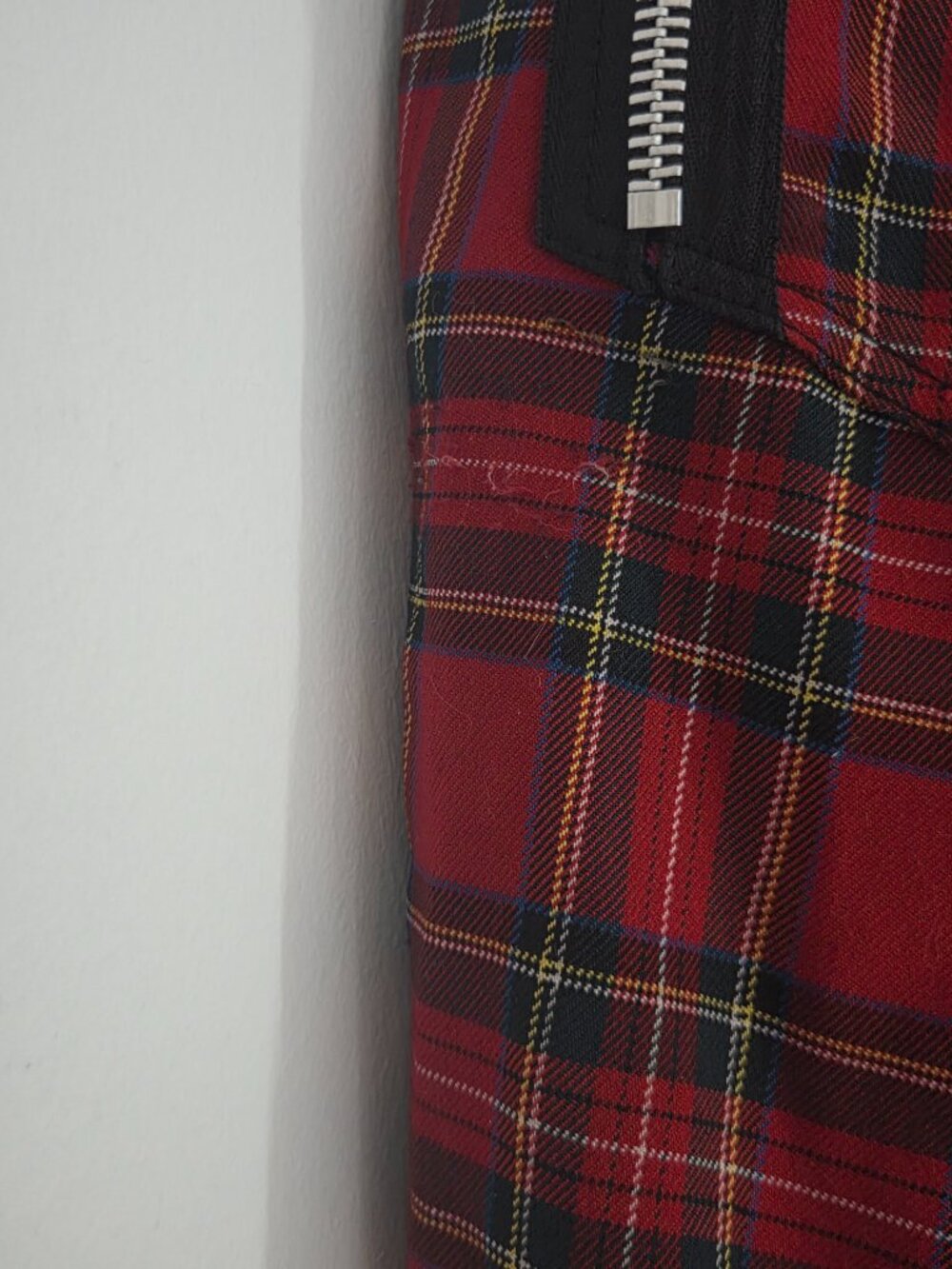 Banned Apparel Red Tartan Plaid Punk Skinny Pant Size 28 - Picture 12 of 12